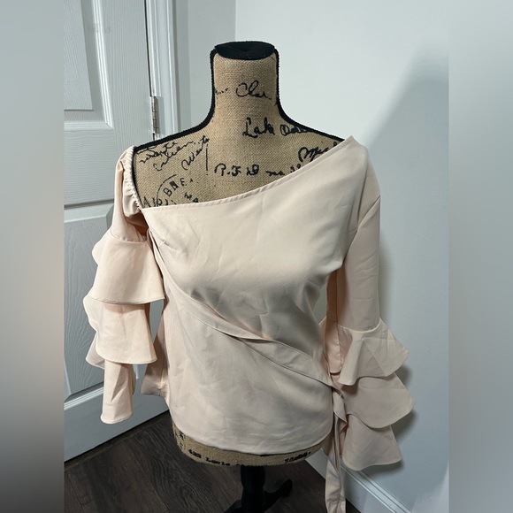 Venus Blouse - Picture 1 of 3